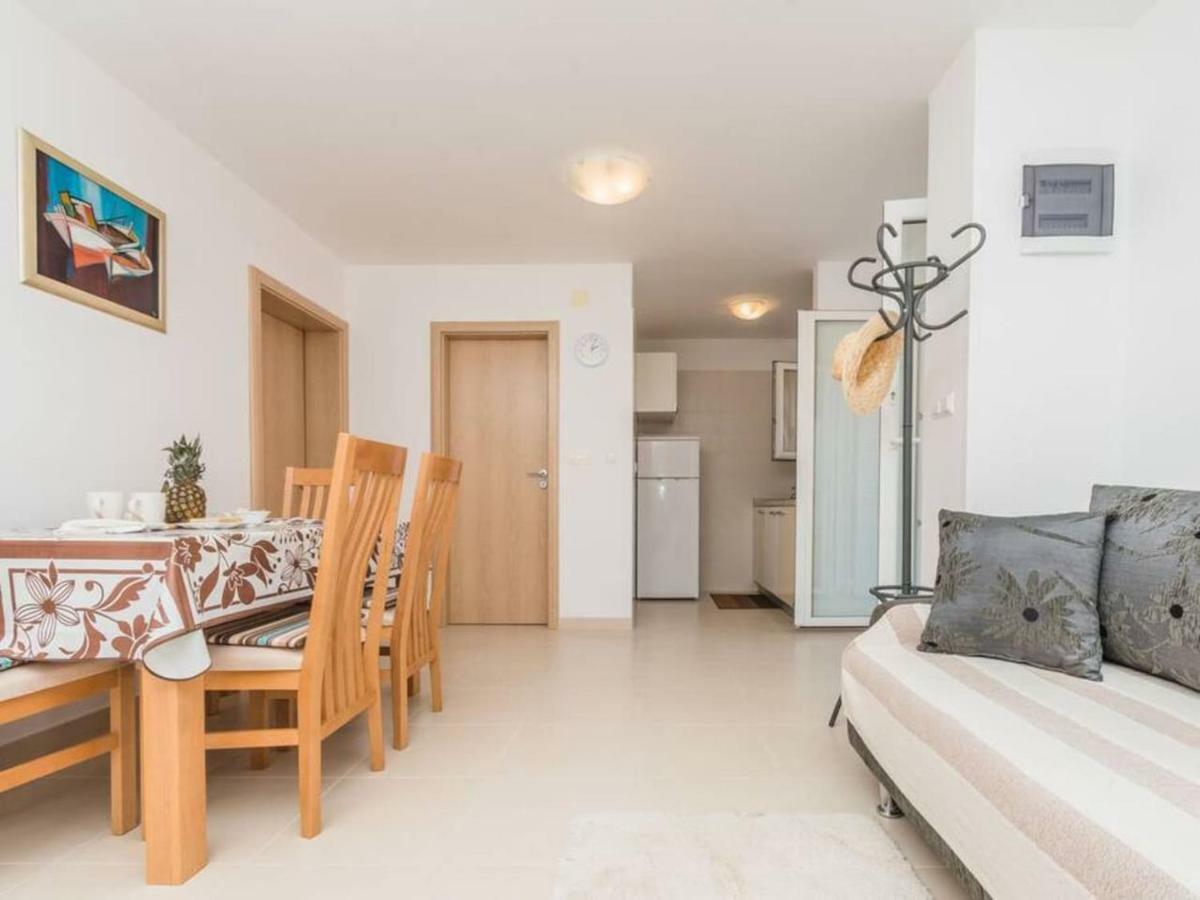Apartment F-4 Klimno Buitenkant foto